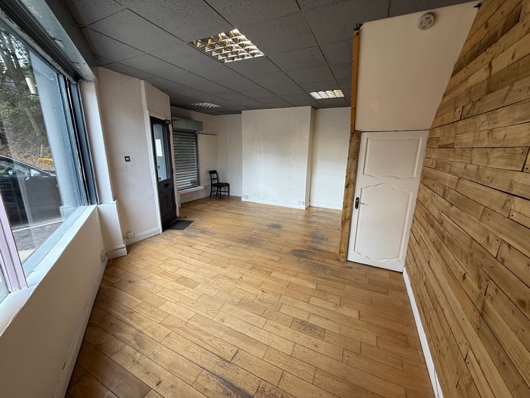 SHOP TO RENT IN HALIFAX HX1 1XQ
