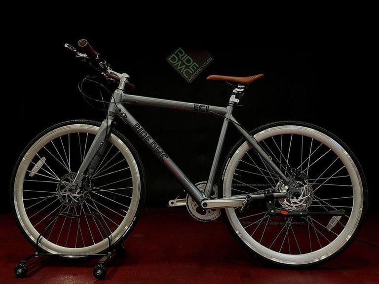 HONDA XR400 LOW MILEAGE 2005 - SUPER MOTO WHEELS - LOW MILEAGE - TIDY BIKE.