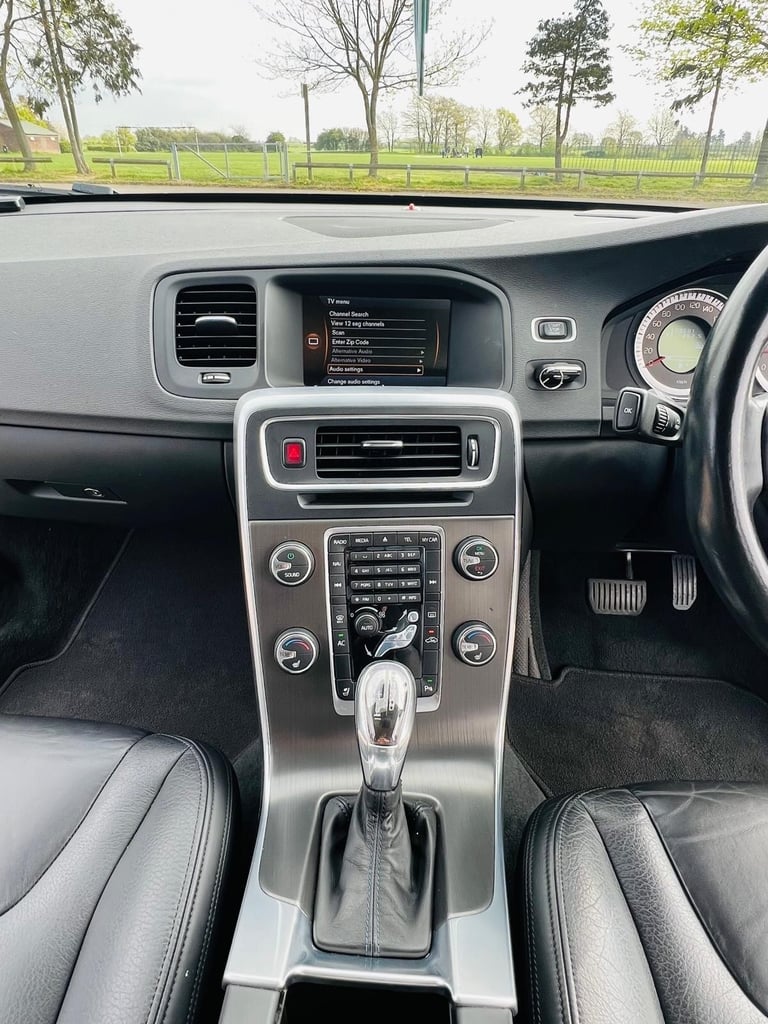 Volvo v60 t4 1.6 petrol ulez free leather cruise control reverse camera 