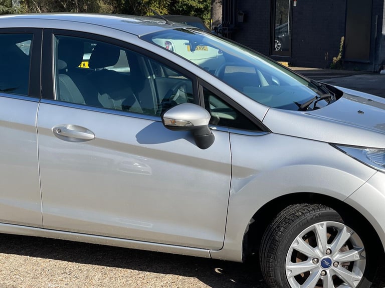 FORD FIESTA 1.4 Zetec 5dr 2011