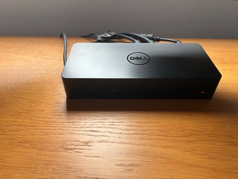 2 x 27” Dell HD Monitors c/w Dell D6000 Docking Station