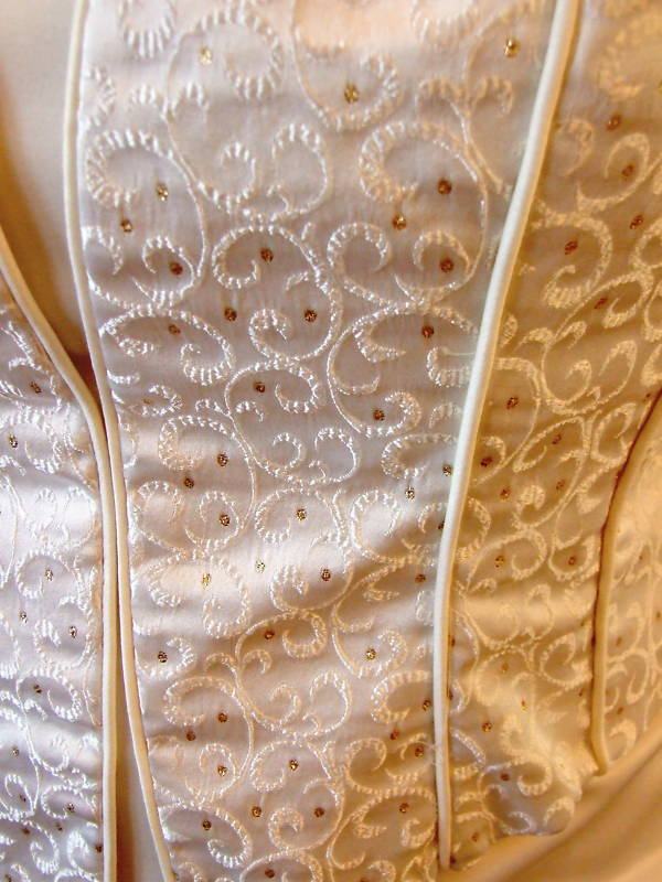 image for BRAND NEW. Beautiful 2 piece wedding dress, size 14/16. House of Nicholas. RRP £599