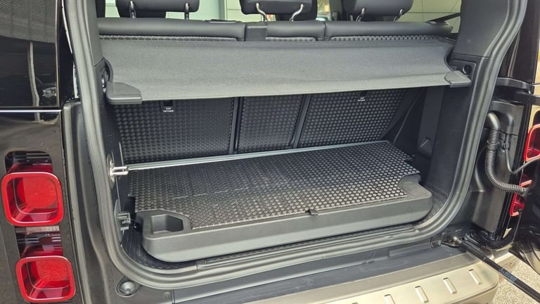 2024 Land Rover Defender 3.0 D350 X-Dynamic SE 90 3dr Auto ESTATE DIESEL Automatic