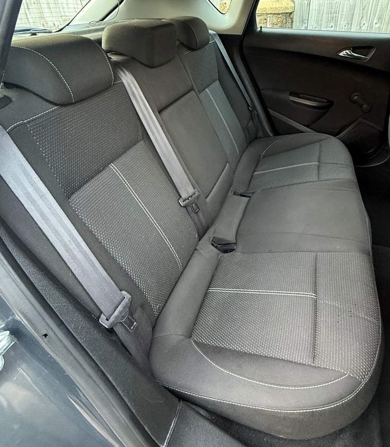 2015 Vauxhall Astra 1.6 CDTi ecoFLEX 94g Design Euro 6 (s/s) 5dr HATCHBACK Diesel Manual