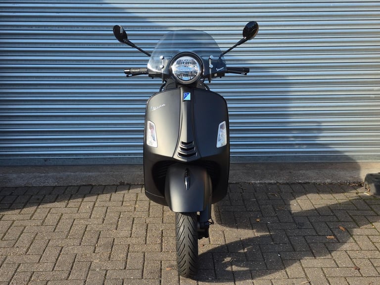 Piaggio Vespa GTS 300 Notte