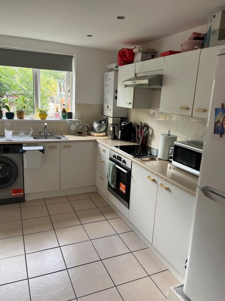NEW STUDIO FLAT WITH GARDEN FOR RENT IN E17 LOCATED 5 MINS WALK TO STATION