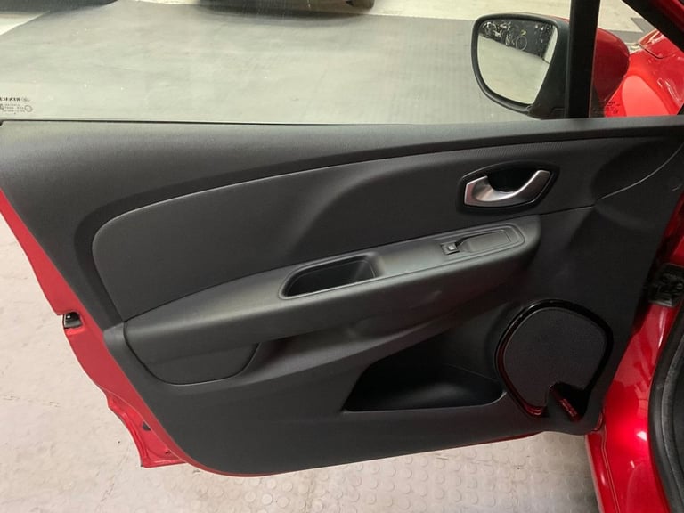 2018 Renault Clio 0.9 TCe Iconic Hatchback 5dr Petrol Manual Euro 6 (s/s) (90 ps) Hatchback Petro...