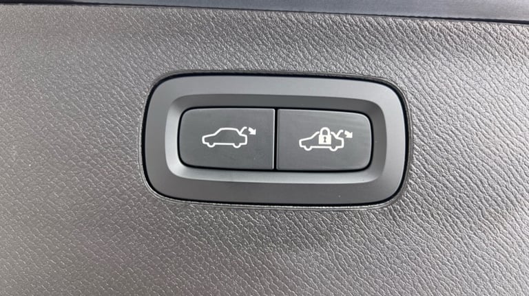 2024 Volvo XC90 2.0 B5P [250] Ultra Dark 5dr AWD Geartronic ESTATE PETROL Automatic