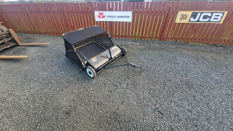 Quad atv ride on lawnmower tractor lawn grass leaf sweeper
