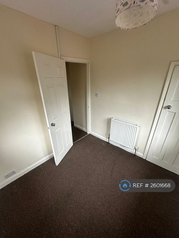 2 bedroom house in Leasowe Road, Leeds, LS10 (2 bed) (#2601668)