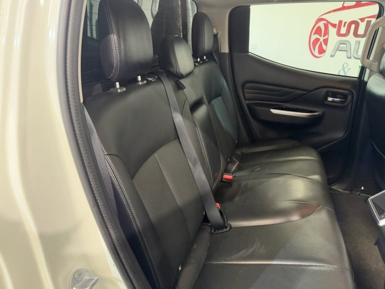 2021 Mitsubishi L200 2.2 DI-D DC Barbarian Pickup Double Cab 4dr Diesel Manual 4WD Euro 6 (s/s)  ...