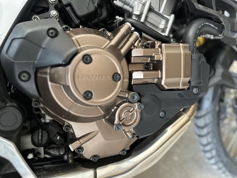 STUNNING LOW MILEAGE 2016/16 HONDA CRF1000 AFRICA TWIN DCT MOTORCYCLE 