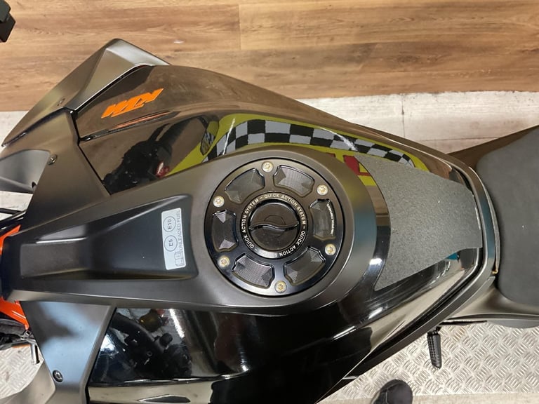 KTM 1290 SUPERDUKE R Evo