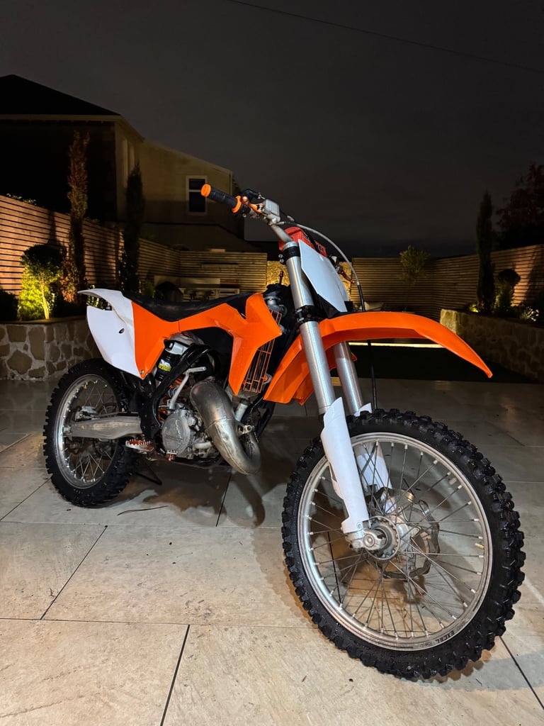 KTM 125SX DIRTBIKE