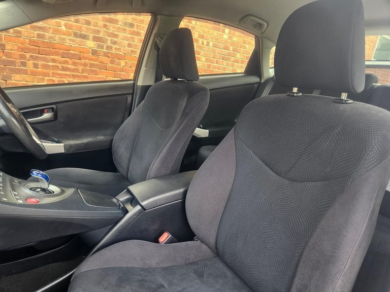 Toyota Prius 1.8 hybrid fully serviced including new batteries fitted 