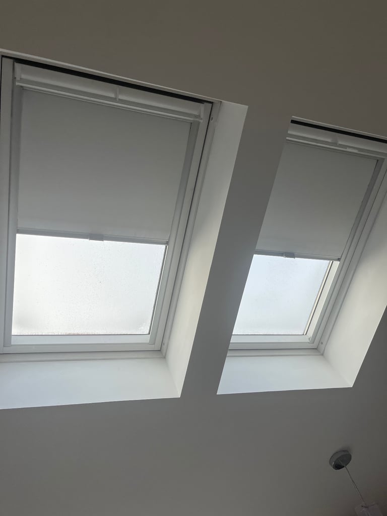 image for Velux blind DKL 14BG04KA x 2 
