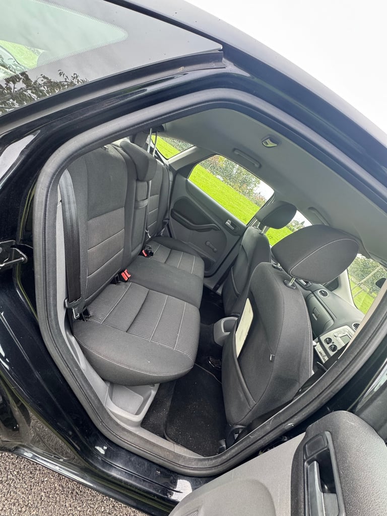 Ford, FOCUS, Hatchback, 2010, Manual, 1560 (cc), 5 doors