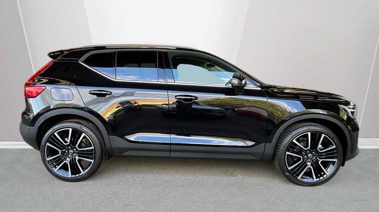 2025 Volvo XC40 2.0 B3P Ultra Dark 5dr Auto SUV Petrol Automatic