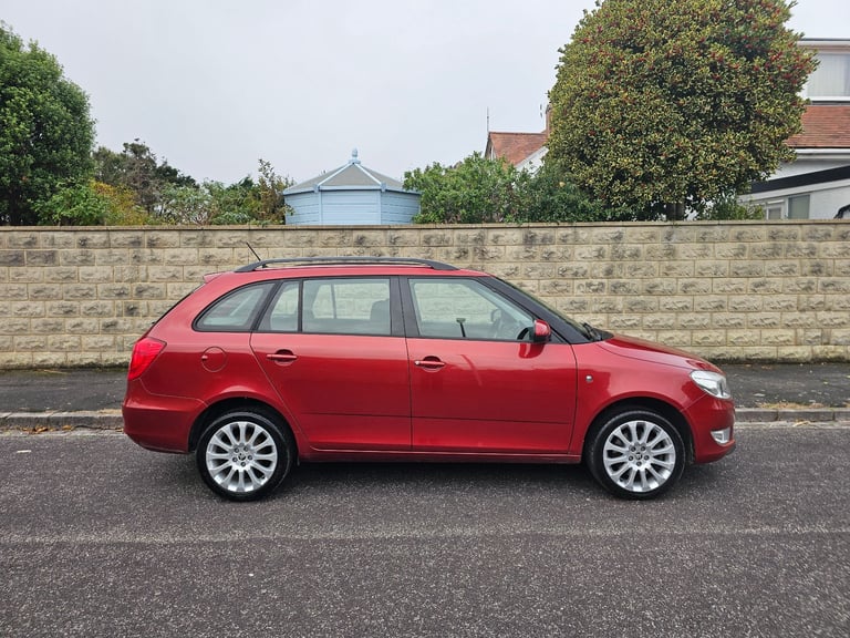 Skoda, FABIA, Estate, 2014, Manual, 1598 (cc), 5 doors