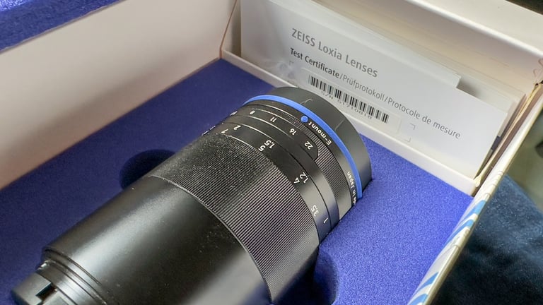 Zeiss Loxia 2.4/85