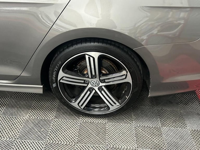 2015 Volkswagen Golf 2.0 TSI R 5dr DSG ESTATE PETROL Automatic