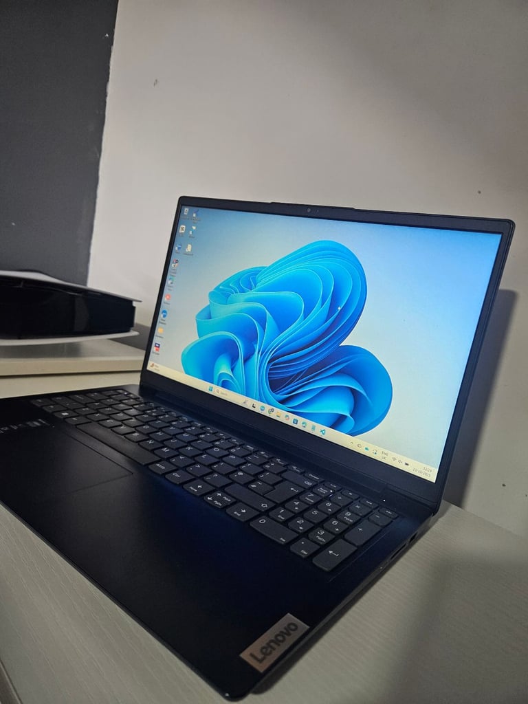 Lenovo Ideapad 3 Ryzen 5 8GB, 256GB Laptop