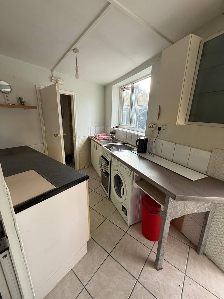 BEAUTIFUL STUDIO FLAT FOR RENT IN ISLEWORTH