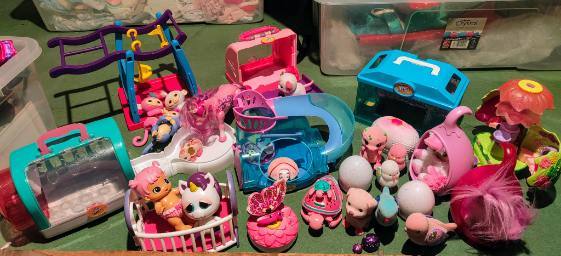 image for Assortment of Little Live Pets, including 7 homes and accessories for sale