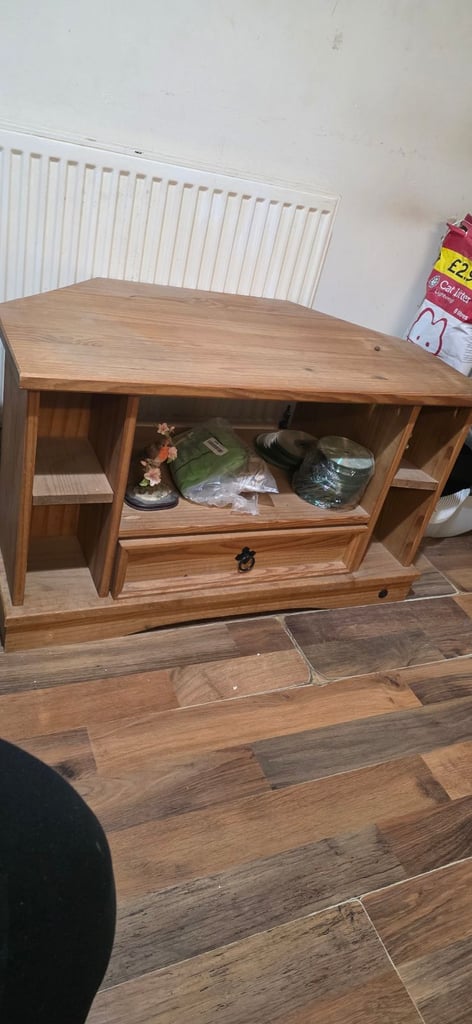 Oak tv cabinet