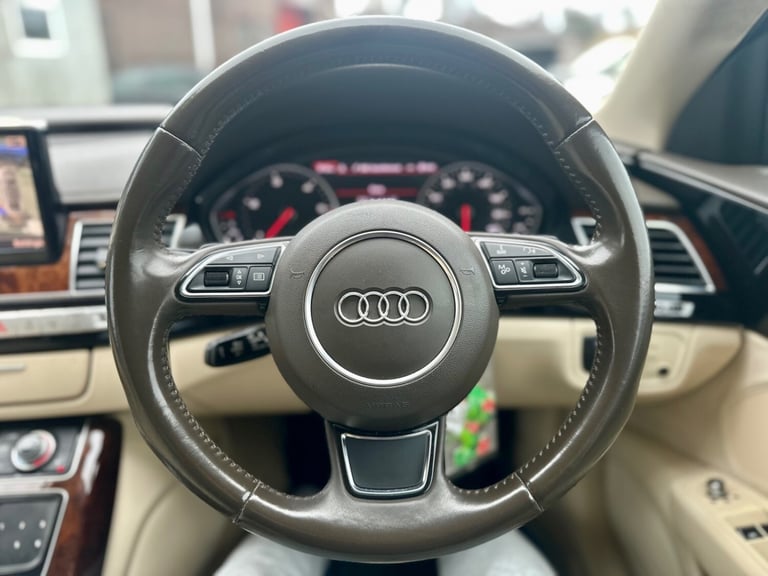 10 2010 AUDI A8 3.0 TDi QUATTRO SE AUTO