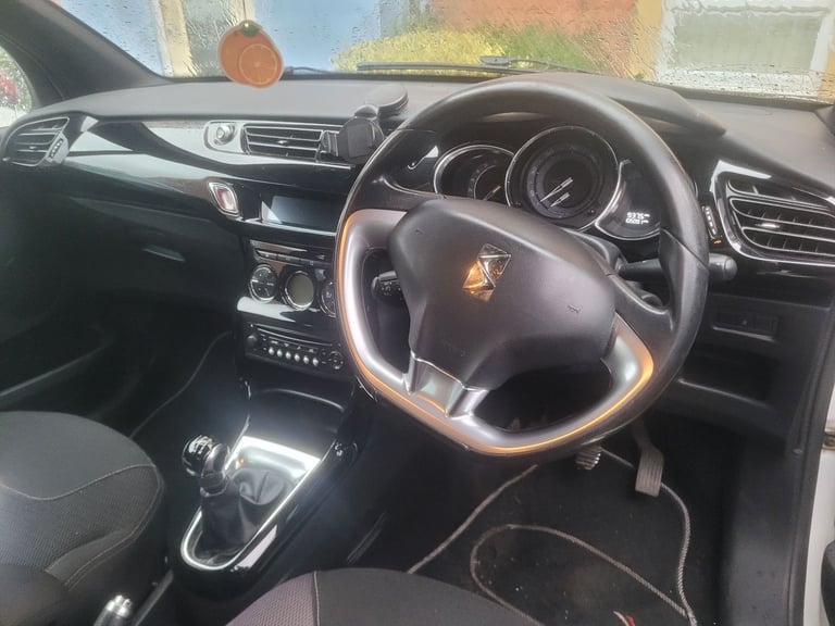Citroen, DS3, Hatchback, 2014, Manual, 1598 (cc), 3 doors