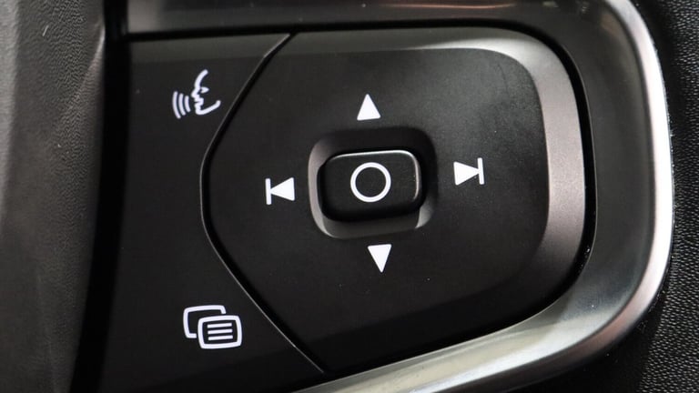 2021 Volvo XC40 T3 Momentum Manual (Park Assist, Cruise Control, Bluetooth) ESTATE Petrol Manual