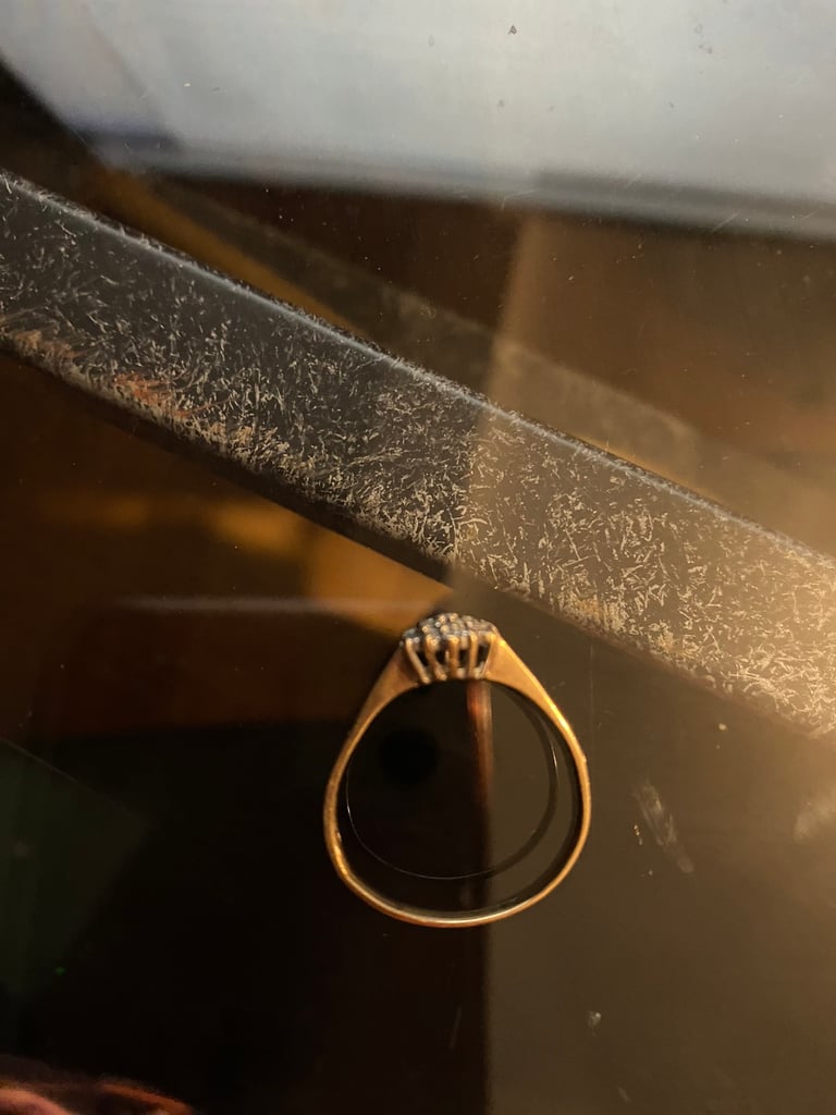9ct gold and diamond ring
