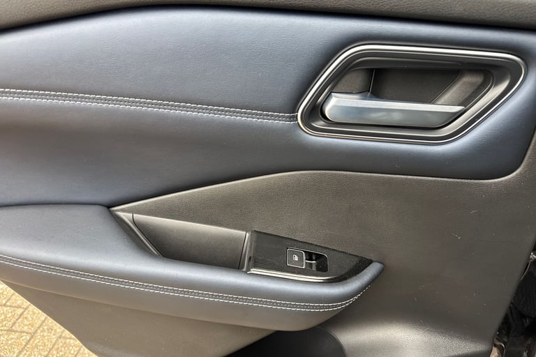 2021 Nissan Qashqai 1.3 DiG-T MH Tekna 5dr Hatchback Petrol Manual