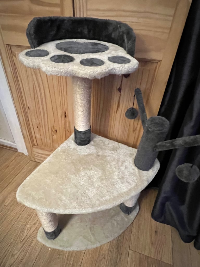 Cat tree tower with Scratching post