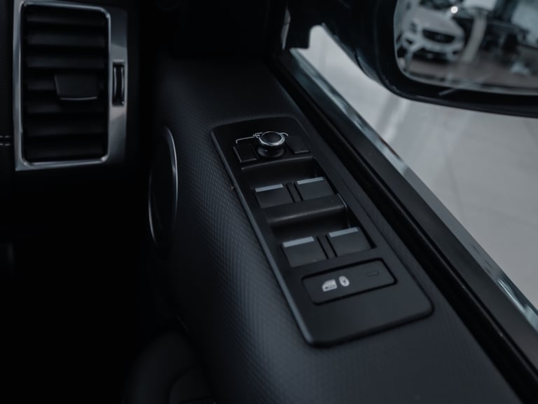 2021 Land Rover Discovery 3.0 D300 R-Dynamic HSE 5dr Auto Station Wagon Diesel Automatic