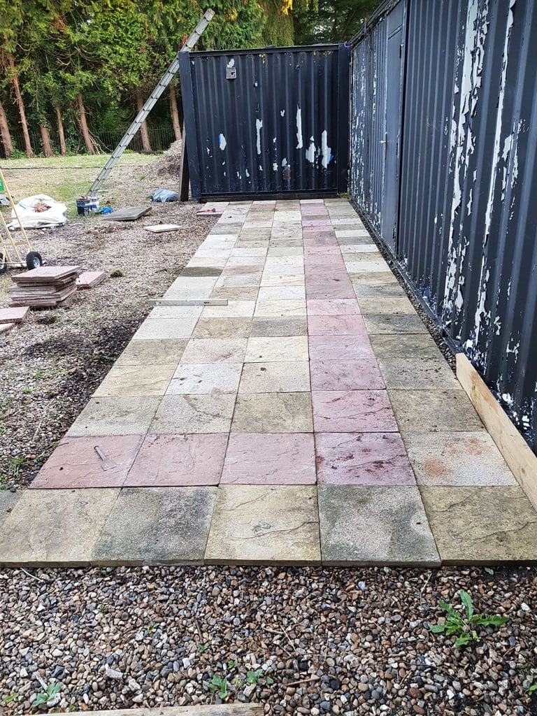 Yard available to rent Staines-upon-Thames