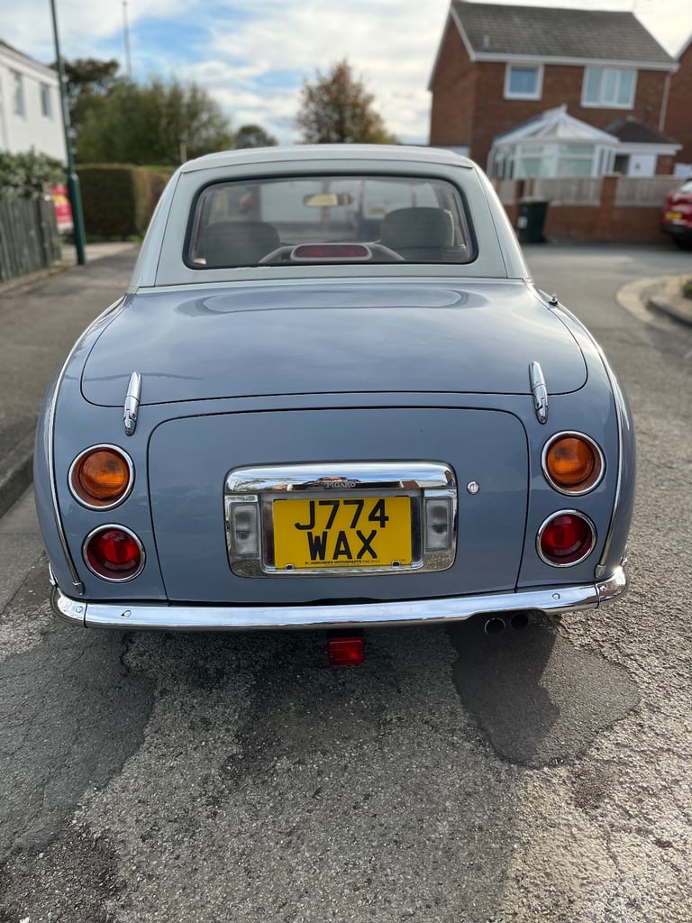 Nissan figaro