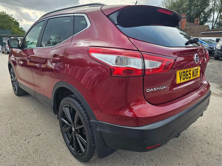 2015 Nissan Qashqai 1.6 dCi Tekna XTRON 2WD Euro 6 (s/s) 5dr HATCHBACK Diesel Automatic