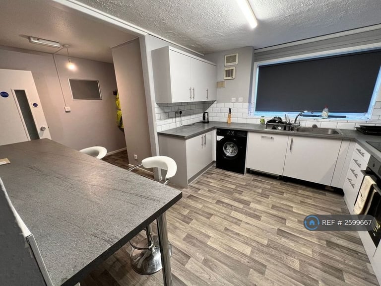 1 bedroom in Waterpump Court, Northampton, NN3 (#2599667)
