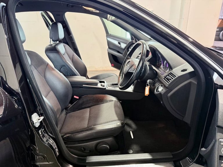 2011 Mercedes-Benz C Class C220 CDI BlueEFFICIENCY Sport 4dr Auto SALOON DIESEL Automatic