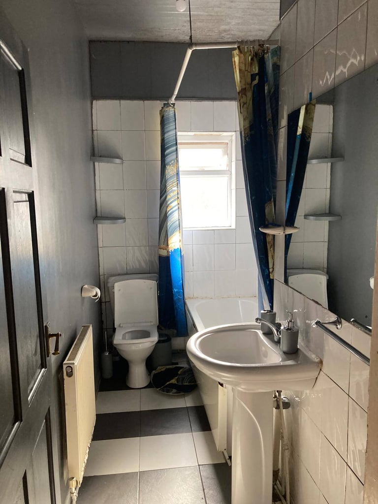 Fully furnished 3 Bed terrace house 