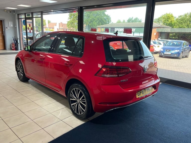 2017 Volkswagen Golf 1.6 TDI SE Nav Hatchback 5dr Diesel DSG Euro 6 (s/s) (115 ps) Hatchback Dies...