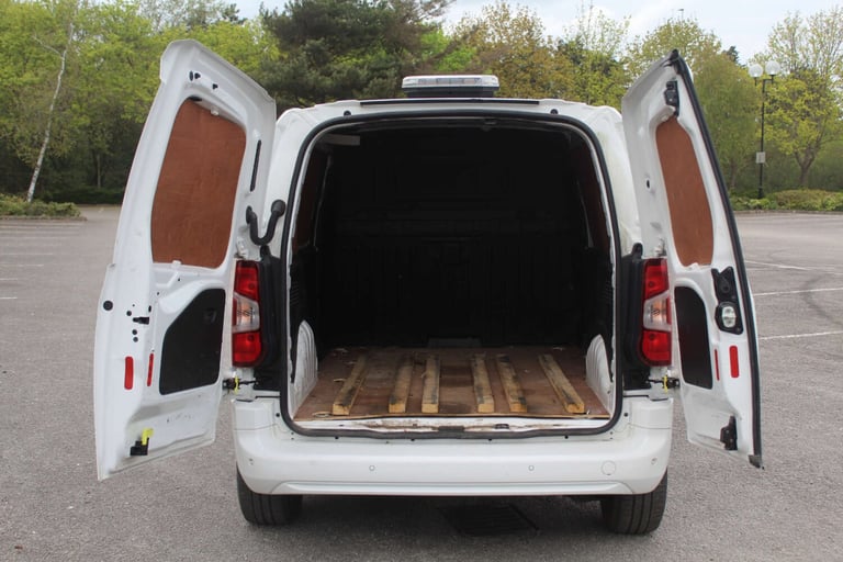 2020 Vauxhall Combo 2300 1.5 Turbo D 100ps H1 Sportive Van PANEL VAN DIESEL Manual