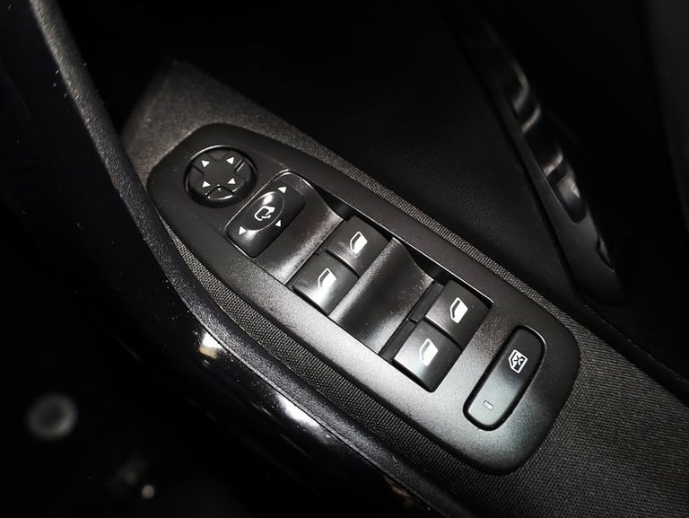 2019 Peugeot 208 1.2 PureTech 82 Tech Edition 5dr [Start Stop] HATCHBACK PETROL Manual