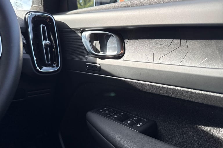 2025 Volvo EX40 185kW Extended Range Plus 78kWh 5dr Auto ESTATE ELECTRIC Automatic