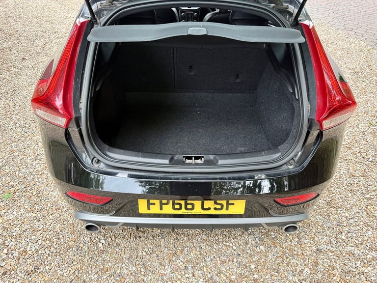 2016 Volvo V40 2.0 V40 R-design D2 5dr Hatchback Diesel Manual