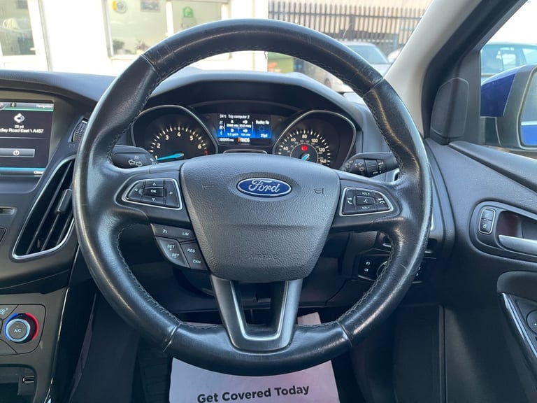 2015 Ford Focus TITANIUM 5-Door Petrol