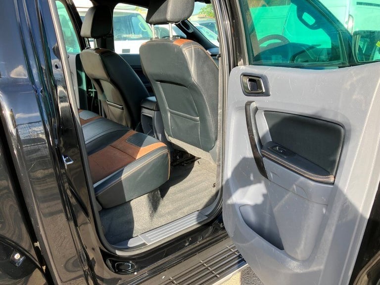 FORD RANGER 3.2L 200BHP 4X4 PICKUP AUTO GEARBOX WITH AIRCON SATNAV.