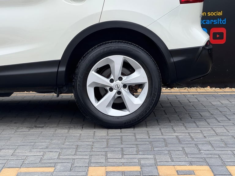 2019 Nissan Qashqai 1.3 DIG-T Acenta Premium Euro 6 (s/s) 5dr HATCHBACK Petrol Manual